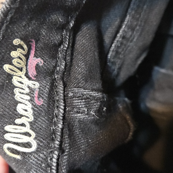 NWOT Wrangler Dana Black Jean Shorts with Frayed Hem - Picture 5 of 6